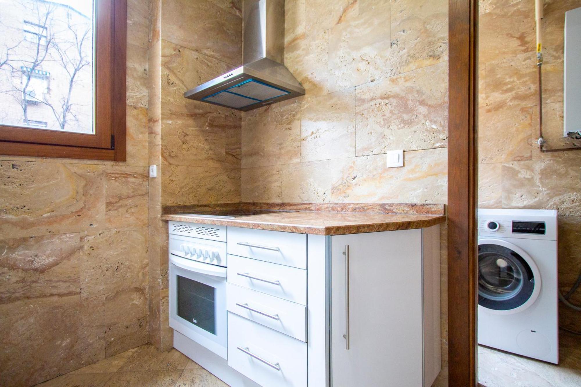 Apartamentos Villablino Arturo Soria Мадрид Екстериор снимка