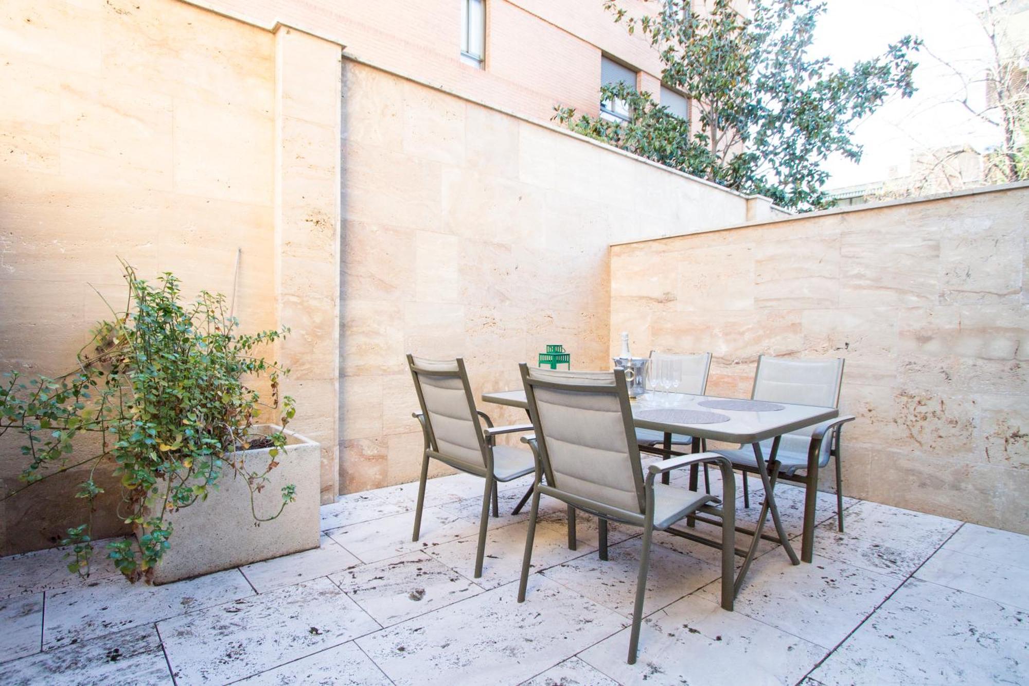 Apartamentos Villablino Arturo Soria Мадрид Екстериор снимка